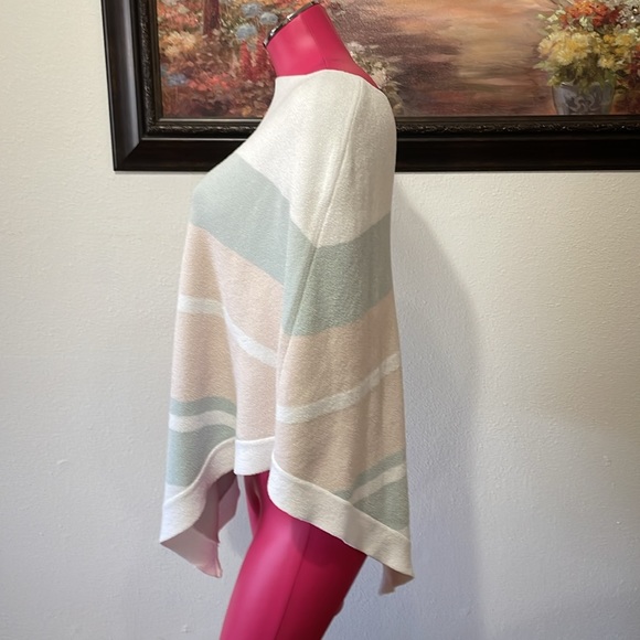 Barefoot Dreams Cozy Chic Ultra Lite Ocean Breeze Soft Poncho Sweater Stripe - Picture 2 of 16